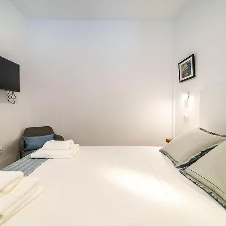 Luxury Apartment *