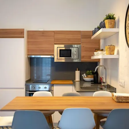 Luxury Apartment *
